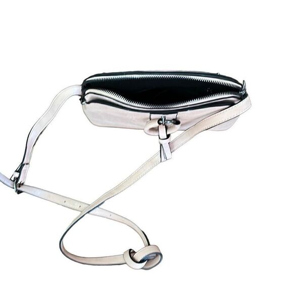 Sam and Hadley, pale pink Crossbody, mini purse - Picture 4 of 7